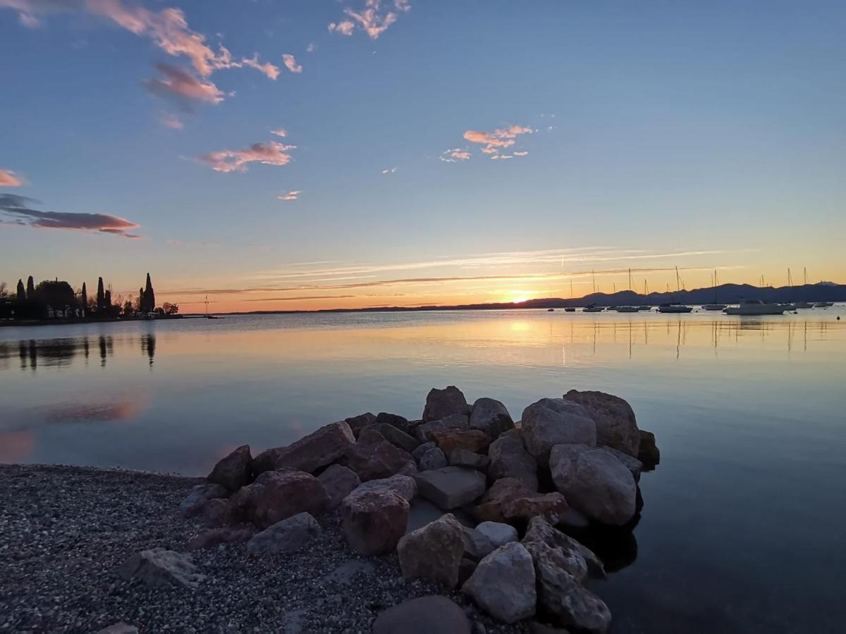 Apartments Rainer - Front Lake Бардолино Экстерьер фото